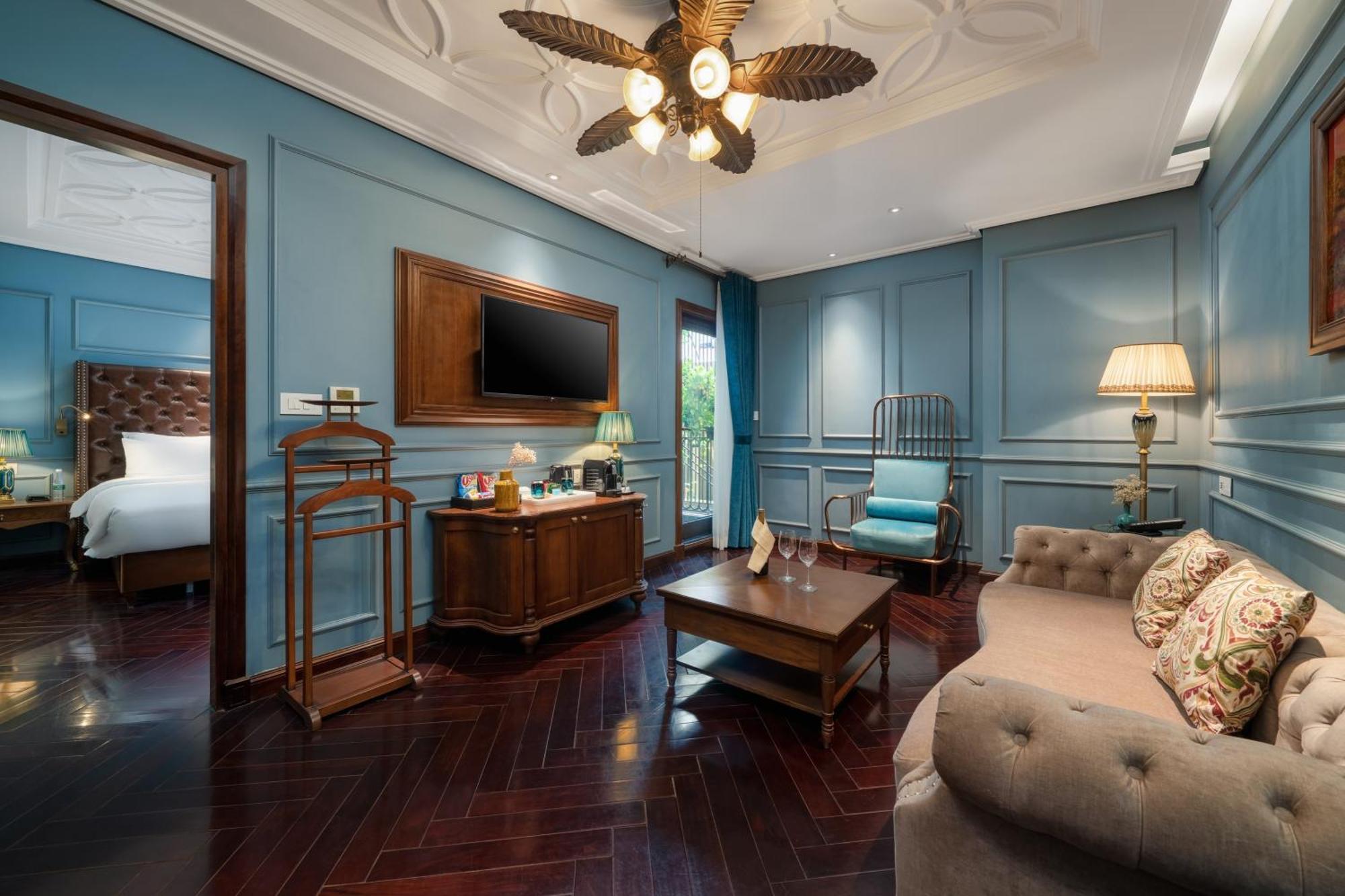 האנוי Peridot Grand Luxury Boutique Hotel מראה חיצוני תמונה A suite at the hotel